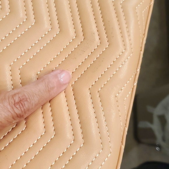 Lovely Tahari purse - Picture 6 of 8